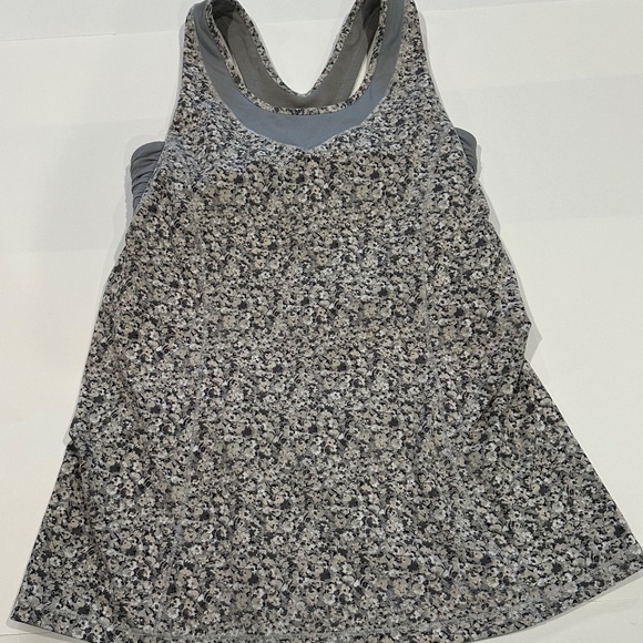 Lululemon Floral‎ Tank Top - Size 6. (No tag but Size Dot) - Picture 8 of 11